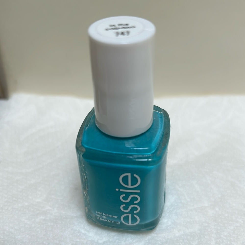 *Brand New* essie 0.46 fl oz
